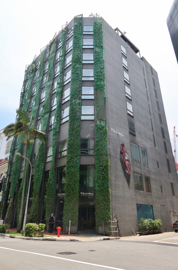Naumi Hotel's building facade
